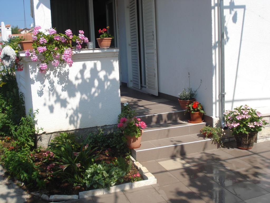 Apartment Lambasa Vodice Buitenkant foto