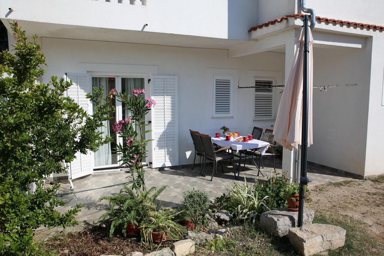 Apartment Lambasa Vodice Buitenkant foto