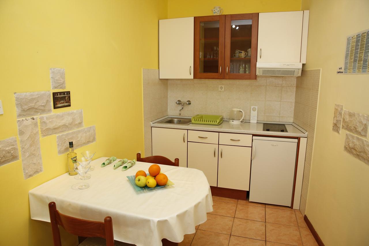 Apartment Lambasa Vodice Buitenkant foto